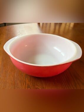 Vintage Pyrex Flamingo Pink 024 2 qt casserole (no lid)